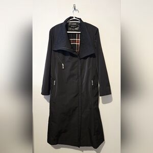 Raffinati - Elegant Women's Black Long Coat - Size 8